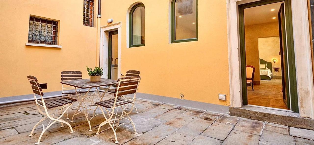 Palazzo Mantua Benavides Suites & Apartments Padova Luaran gambar